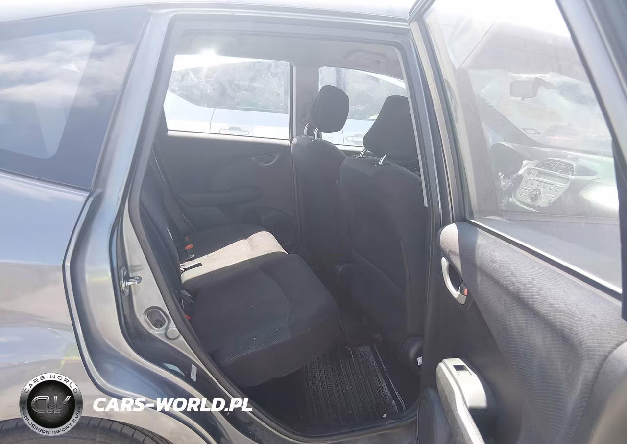 2011 Honda Fit Sport VIN:JHMGE8H52BS011232 - 8