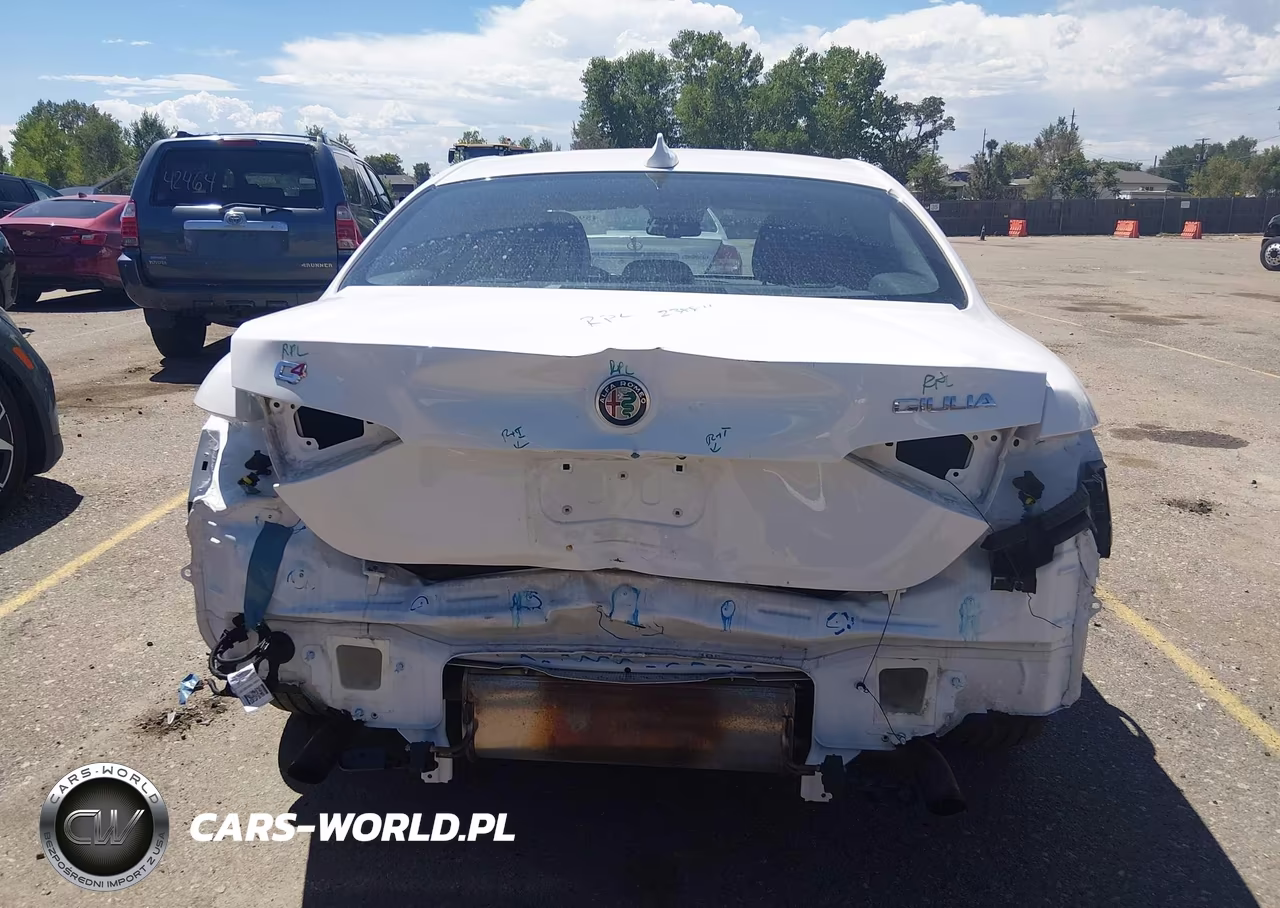 2018 Alfa Romeo Giulia Ti Lusso Awd VIN:ZARFAEEN4J7563432 - 17