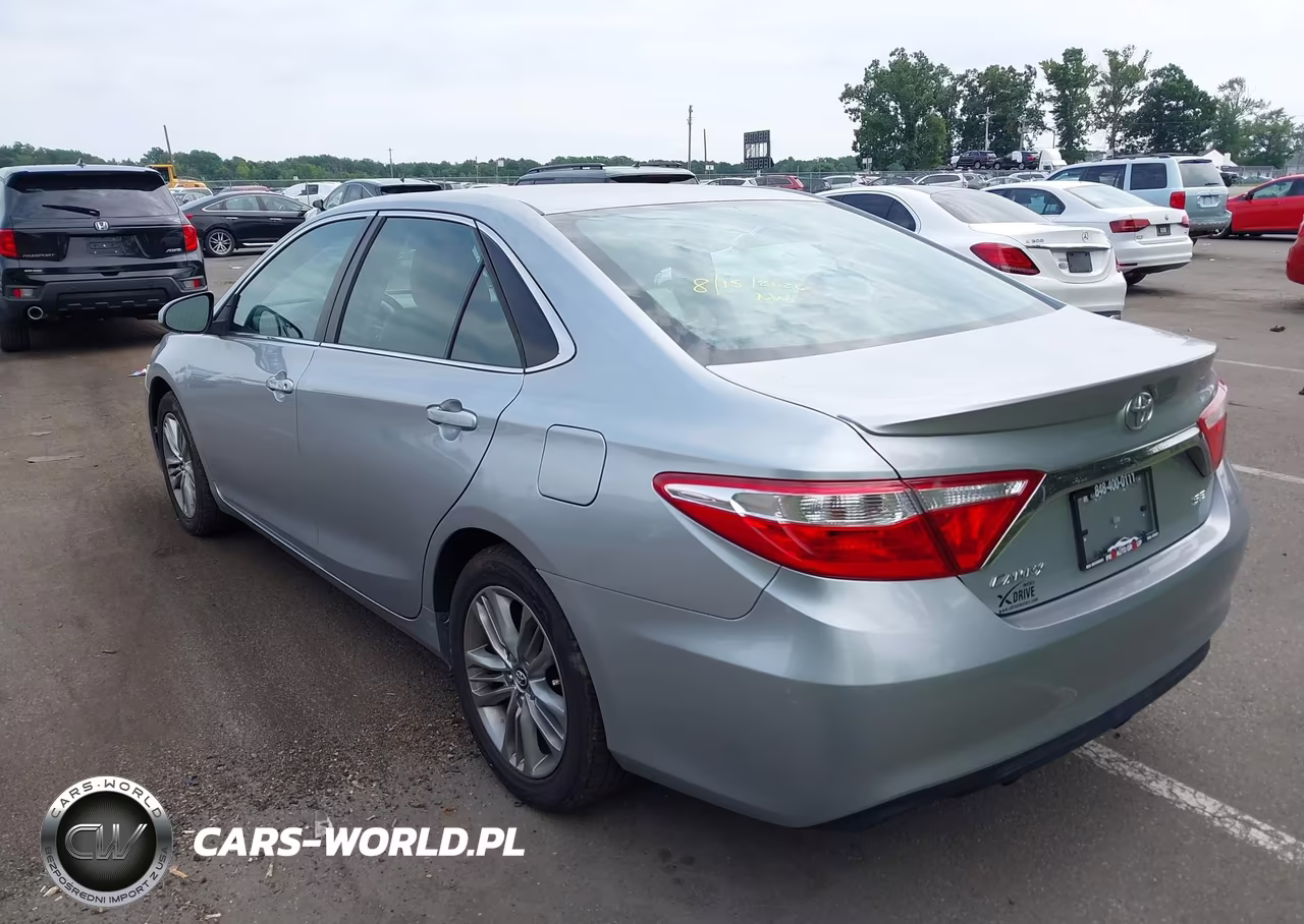 2016 Toyota Camry Se VIN:4T1BF1FK0GU245675 - 3