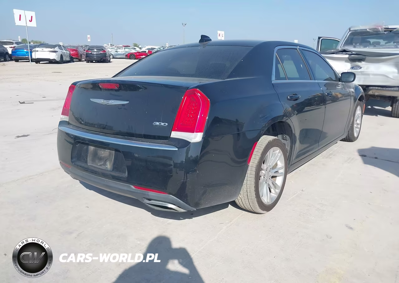 2016 Chrysler 300 Limited VIN:2C3CCAAG8GH243863 - 4