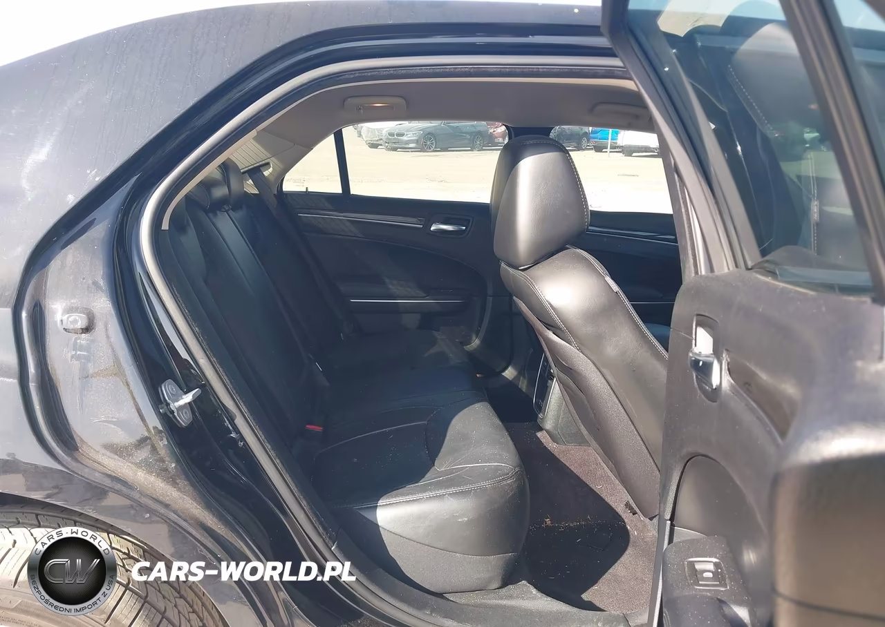 2016 Chrysler 300 Limited VIN:2C3CCAAG8GH243863 - 8