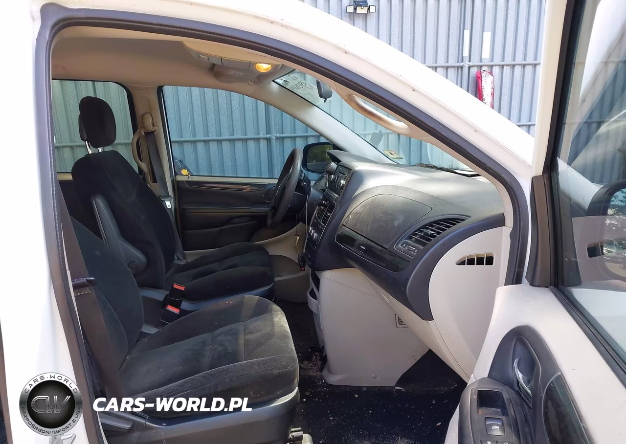 2016 Dodge Grand Caravan American Value Pkg VIN:2C4RDGBG9GR382835 - 5
