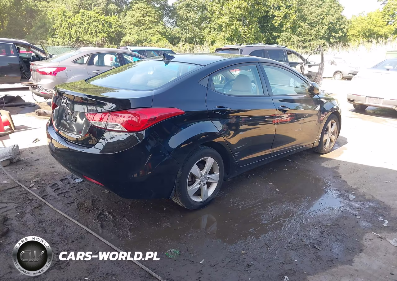 2013 Hyundai Elantra Gls VIN:5NPDH4AE9DH273698 - 4