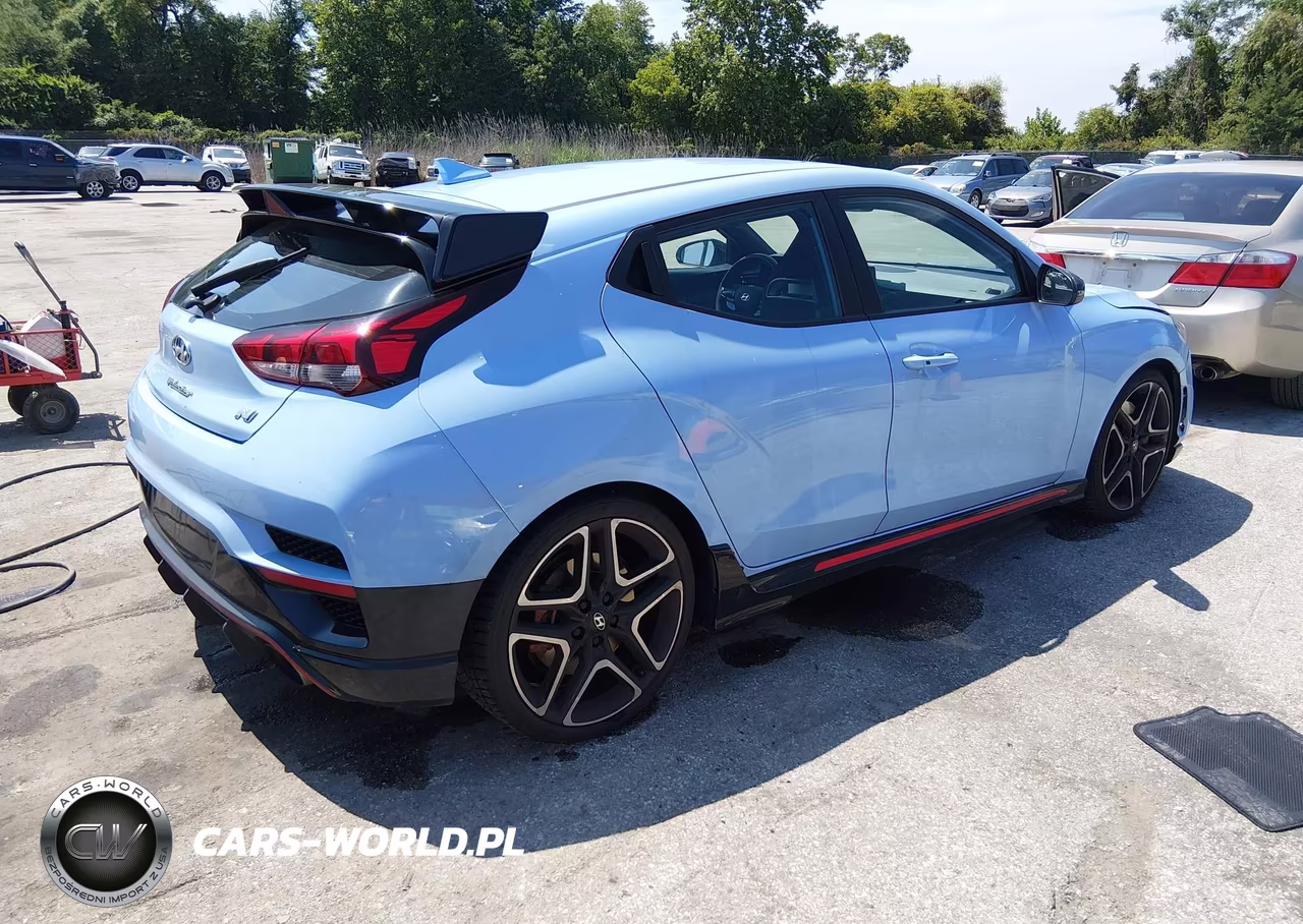 2022 Hyundai Veloster N VIN:KMHT36AH2NU015509 - 4