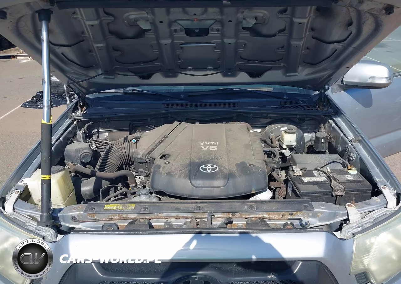 2015 Toyota Tacoma Prerunner V6 VIN:3TMJU4GN0FM177252 - 10