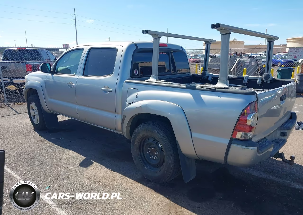 2015 Toyota Tacoma Prerunner V6 VIN:3TMJU4GN0FM177252 - 3