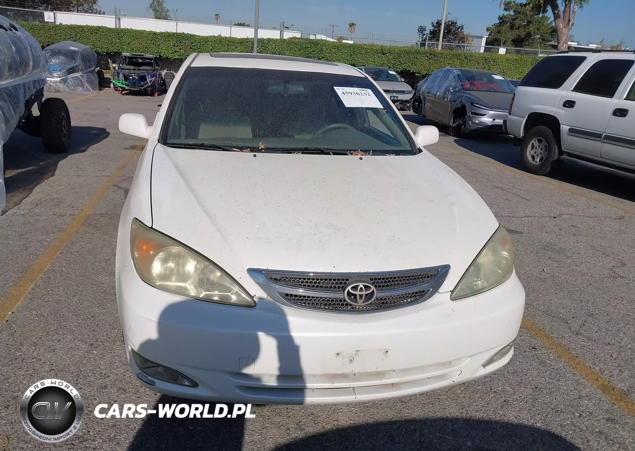 2004 Toyota Camry Le VIN:JTDBE32K440279565 - 12