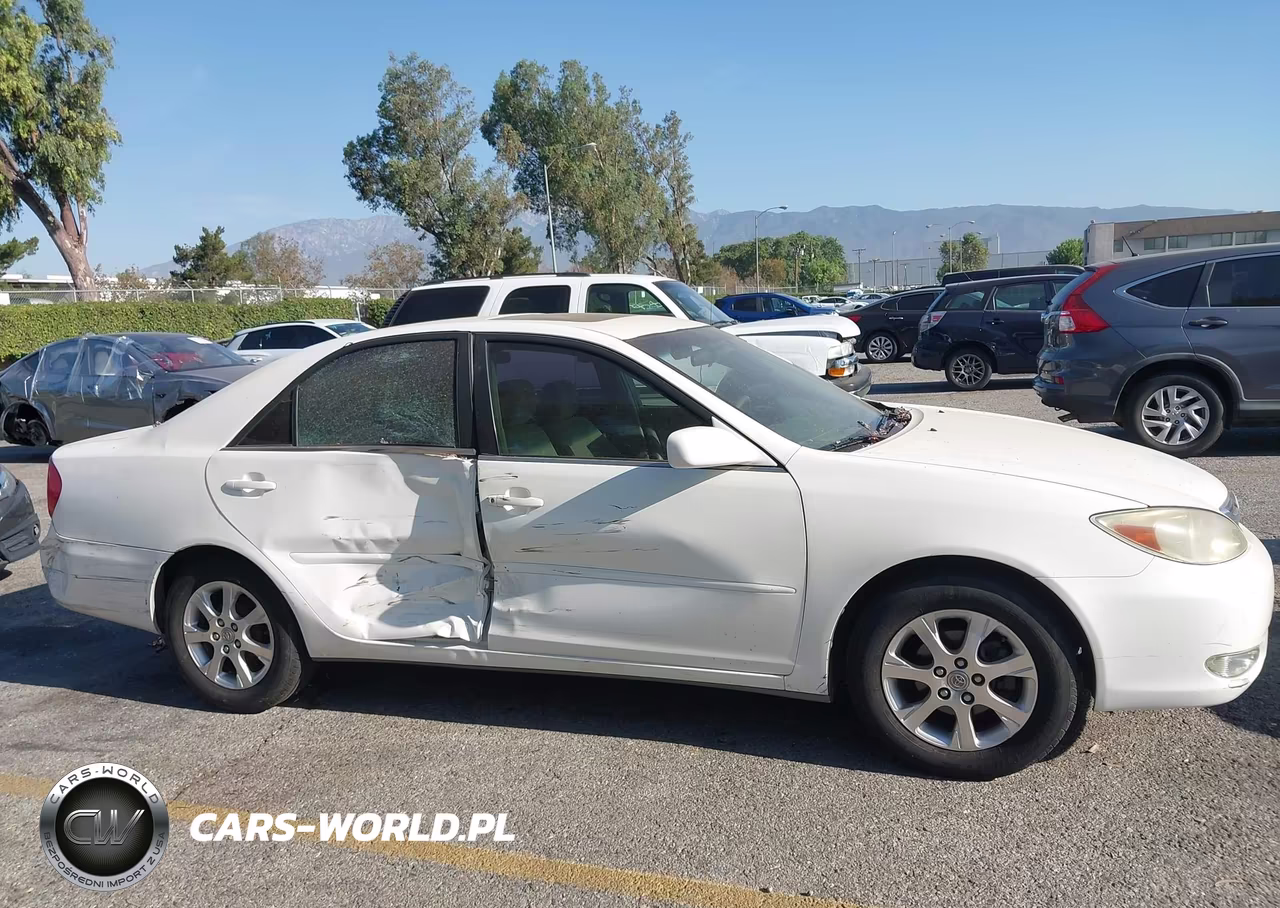 2004 Toyota Camry Le VIN:JTDBE32K440279565 - 13