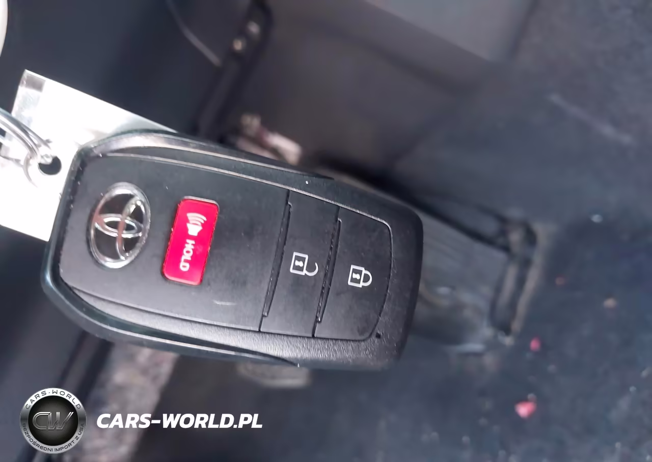2025 Toyota Prius Le VIN:JTDACAAU9S3062789 - 11