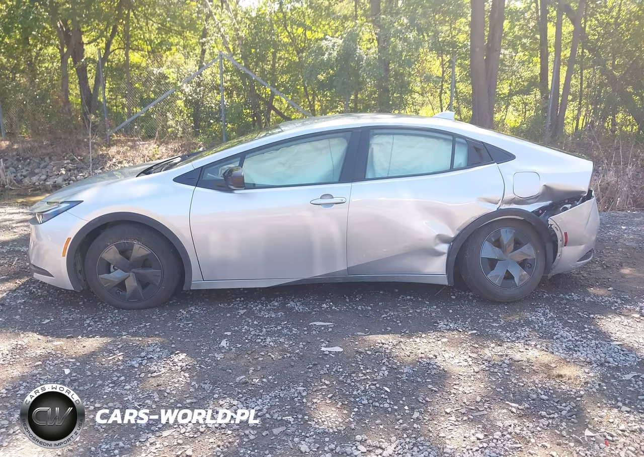 2025 Toyota Prius Le VIN:JTDACAAU9S3062789 - 14