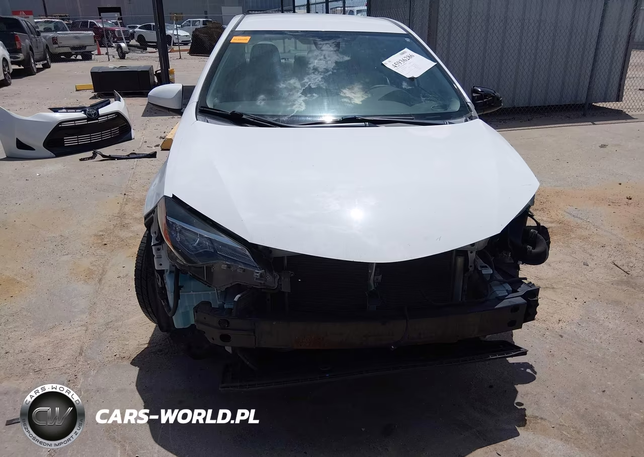 2018 Toyota Corolla Le VIN:5YFBURHE7JP788378 - 13