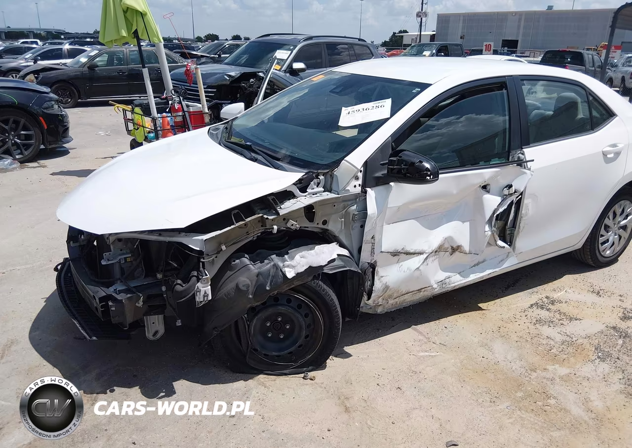 2018 Toyota Corolla Le VIN:5YFBURHE7JP788378 - 18