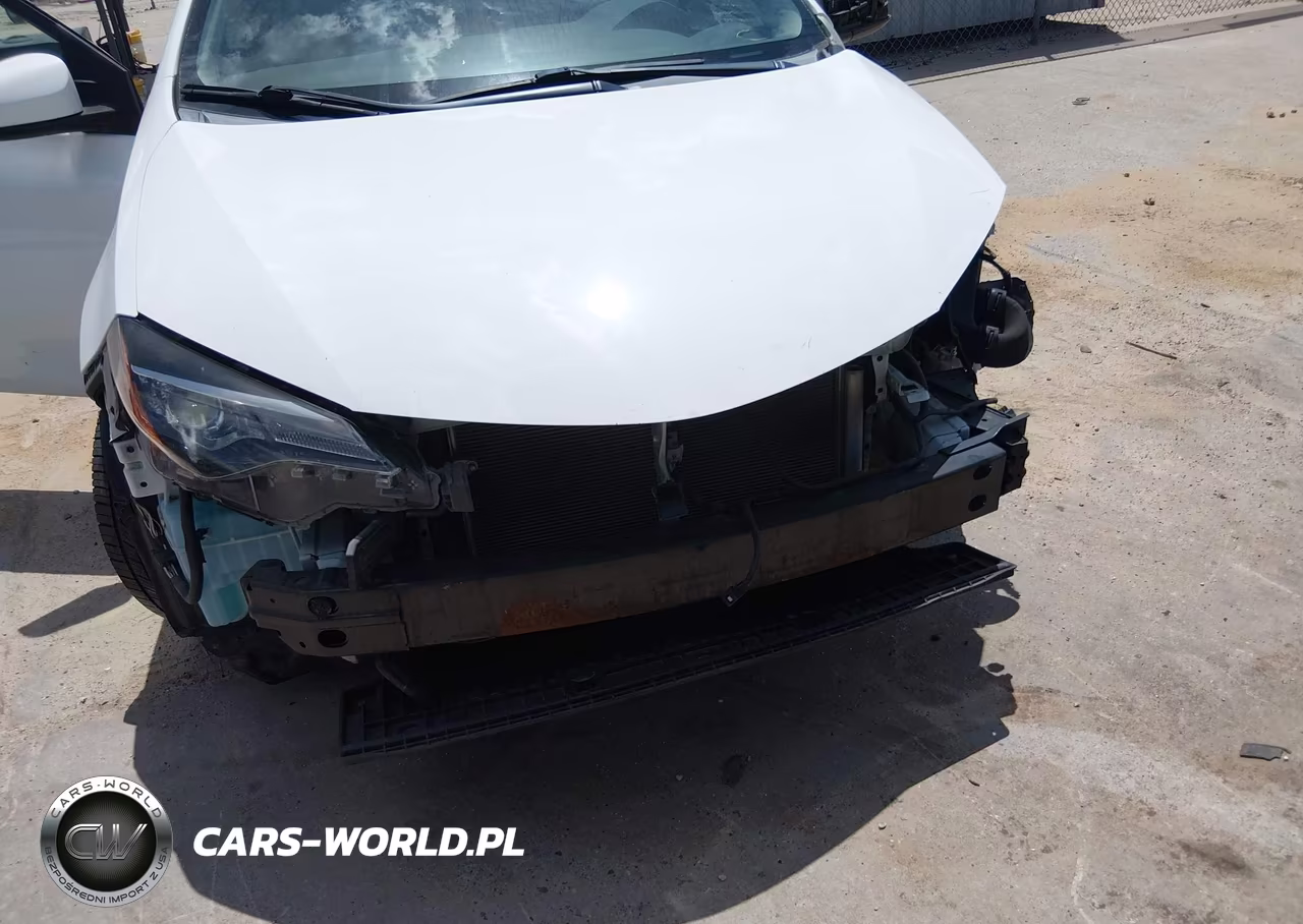 2018 Toyota Corolla Le VIN:5YFBURHE7JP788378 - 6