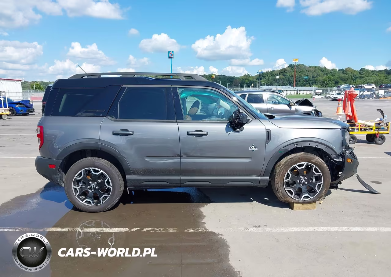 2025 Ford Bronco Sport Outer Banks VIN:3FMCR9CN3SRE60167 - 13