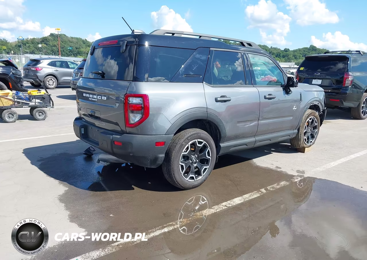 2025 Ford Bronco Sport Outer Banks VIN:3FMCR9CN3SRE60167 - 4