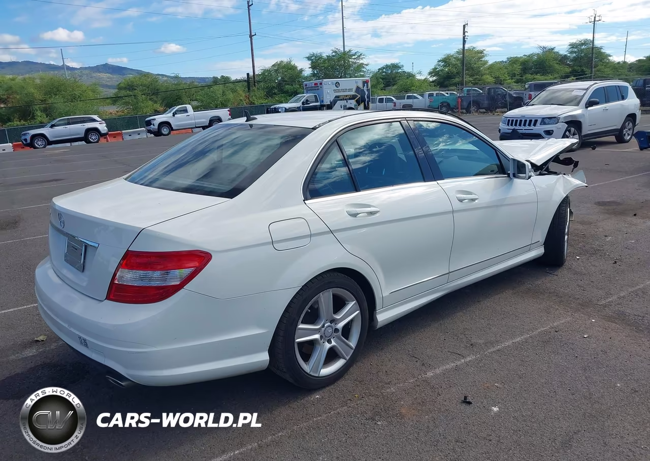 2010 Mercedes-Benz C 300 Luxury-Sport VIN:WDDGF5EB3AF363952 - 4