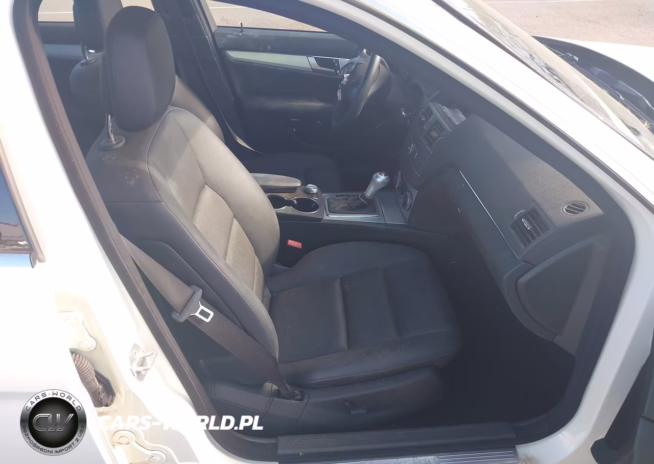 2010 Mercedes-Benz C 300 Luxury-Sport VIN:WDDGF5EB3AF363952 - 5