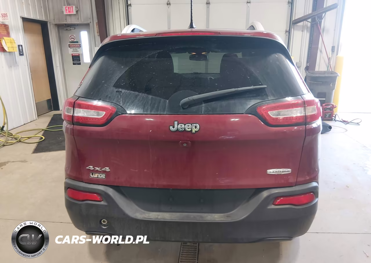 2015 Jeep Cherokee Latitude VIN:1C4PJMCB6FW551166 - 16