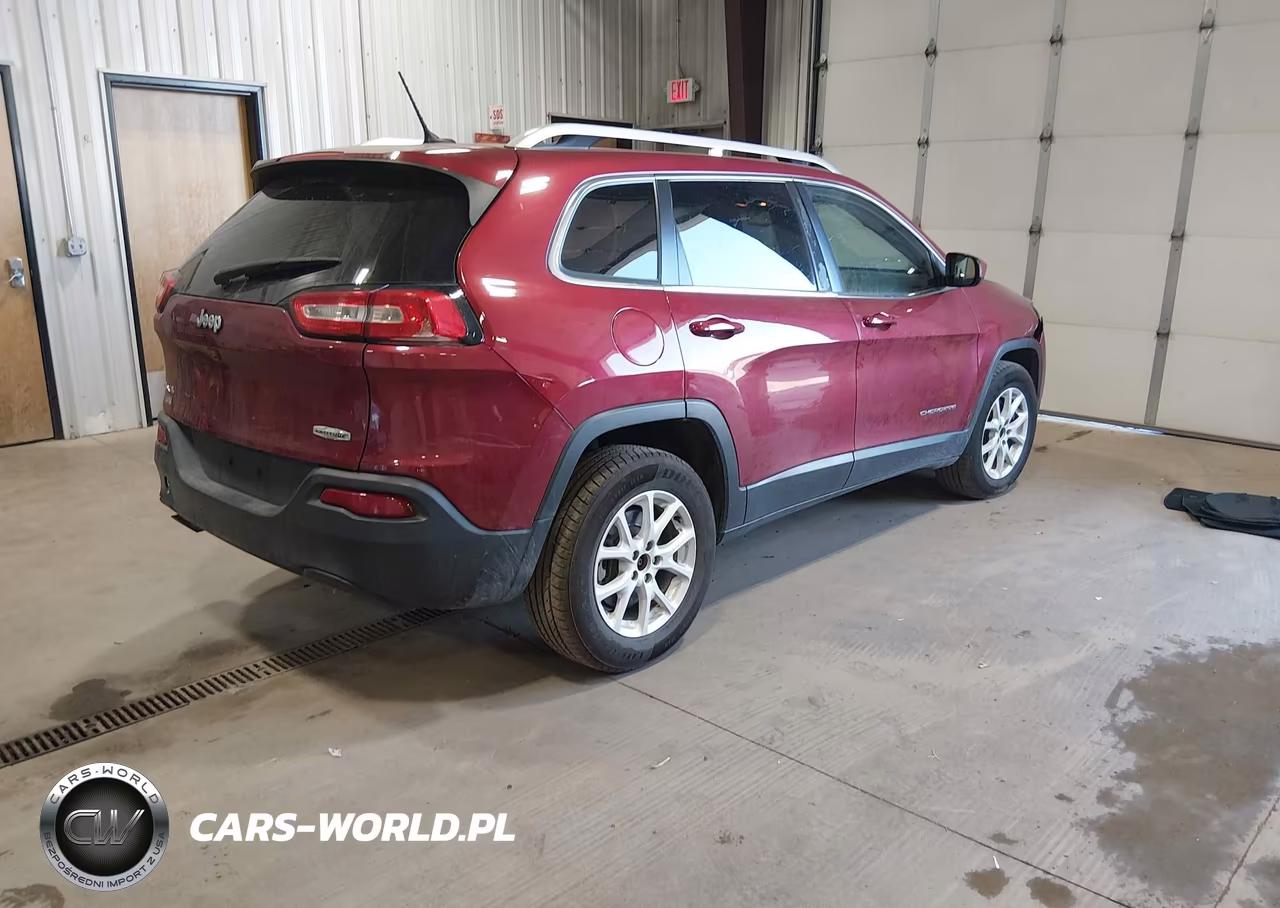 2015 Jeep Cherokee Latitude VIN:1C4PJMCB6FW551166 - 4
