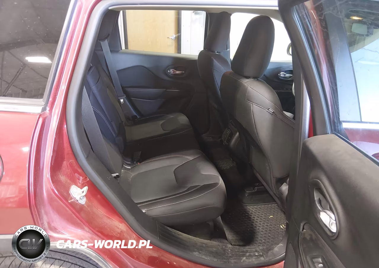 2015 Jeep Cherokee Latitude VIN:1C4PJMCB6FW551166 - 8