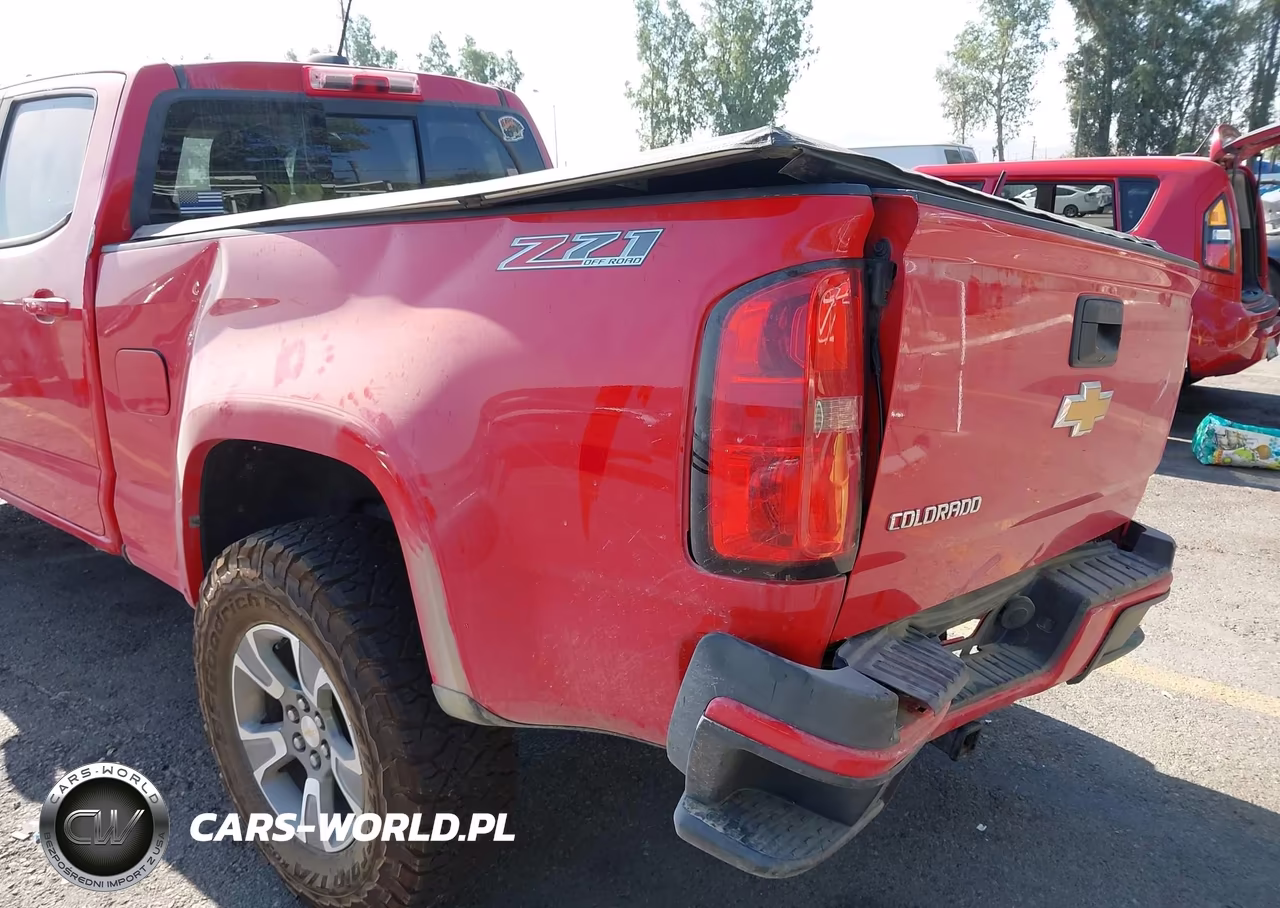 2018 Chevrolet Colorado Z71 VIN:1GCPTDE12J1218774 - 17