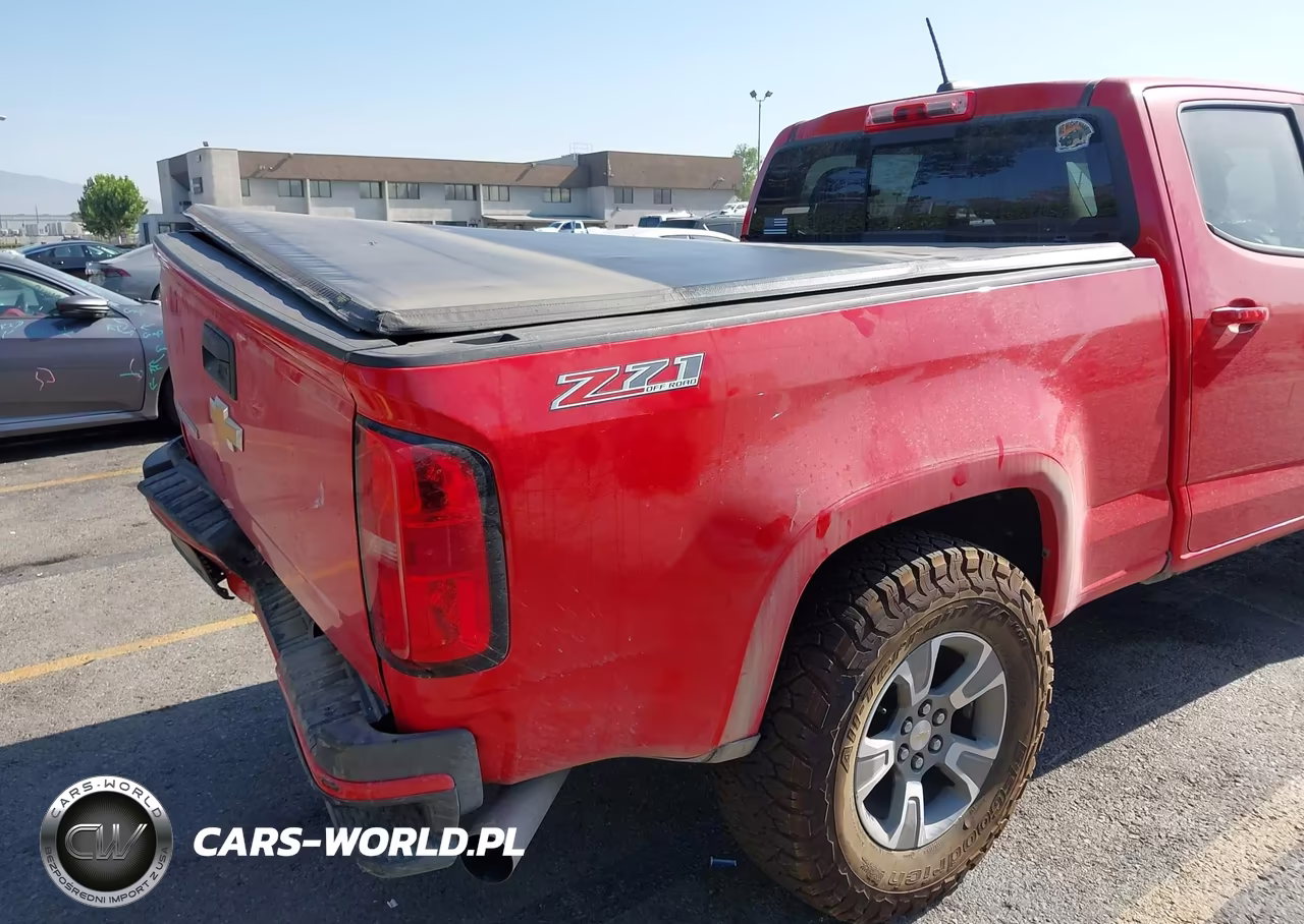 2018 Chevrolet Colorado Z71 VIN:1GCPTDE12J1218774 - 18