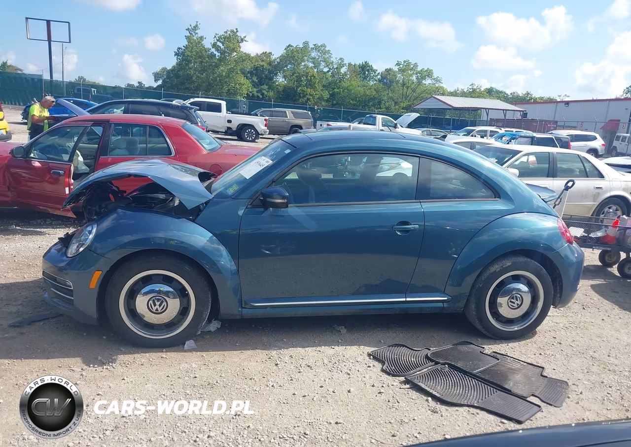 2018 Volkswagen Beetle 2.0T Coast-2.0T S VIN:3VWFD7AT0JM707613 - 14