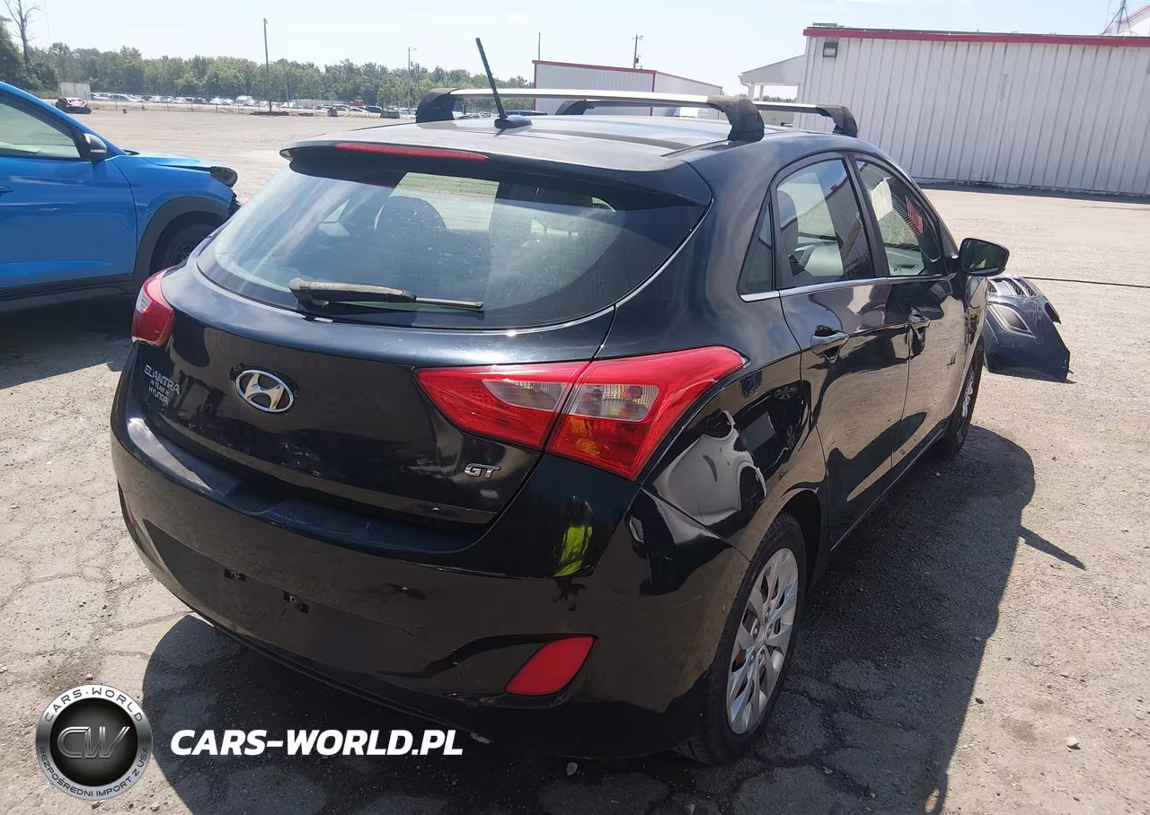 2017 Hyundai Elantra Gt VIN:KMHD35LH5HU349386 - 4