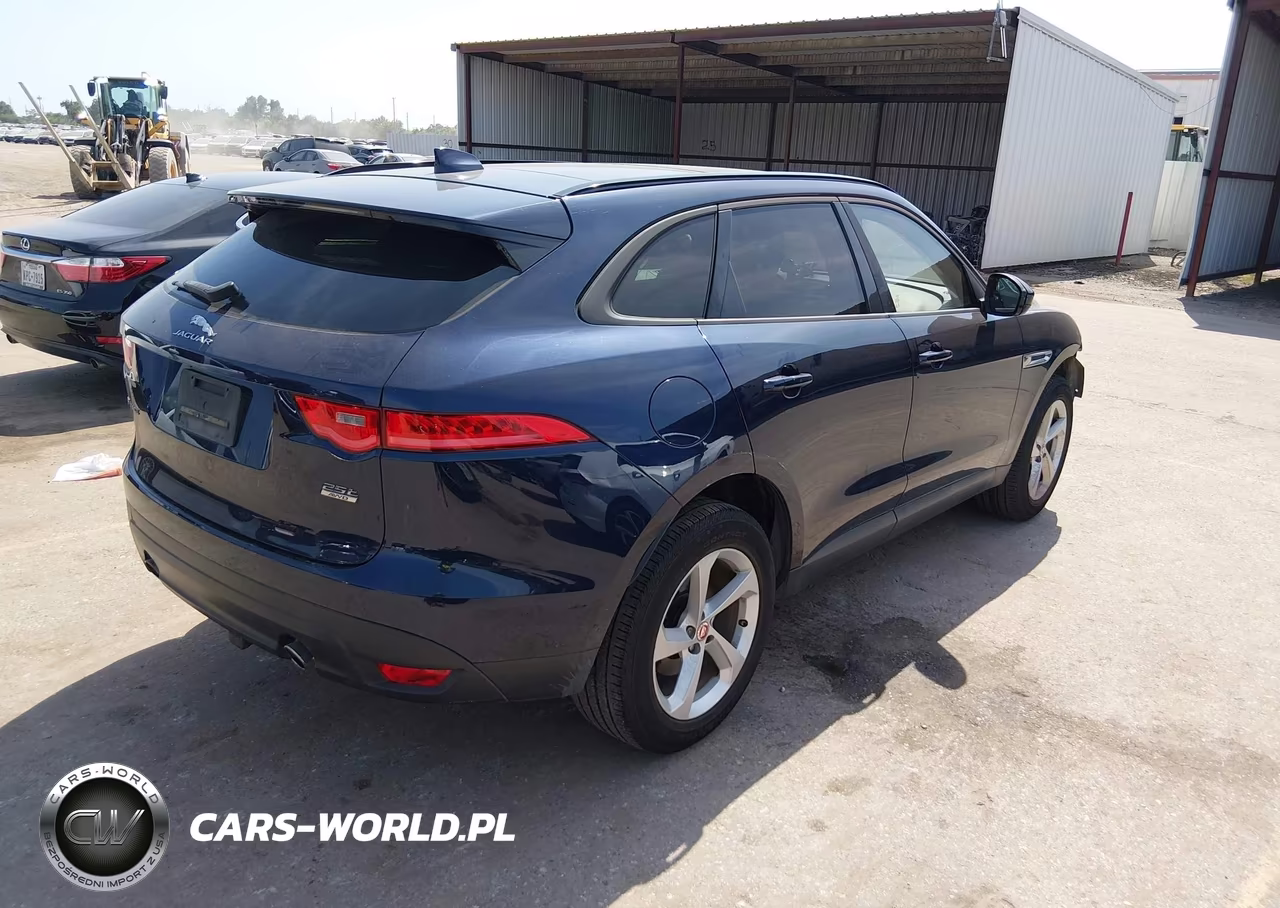 2018 Jaguar F-Pace 25T Premium VIN:SADCJ2FX2JA295385 - 4