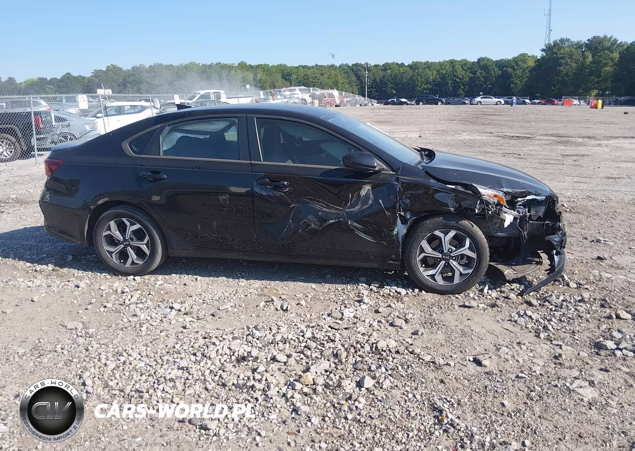 2021 Kia Forte Lxs VIN:3KPF24AD4ME340987 - 13
