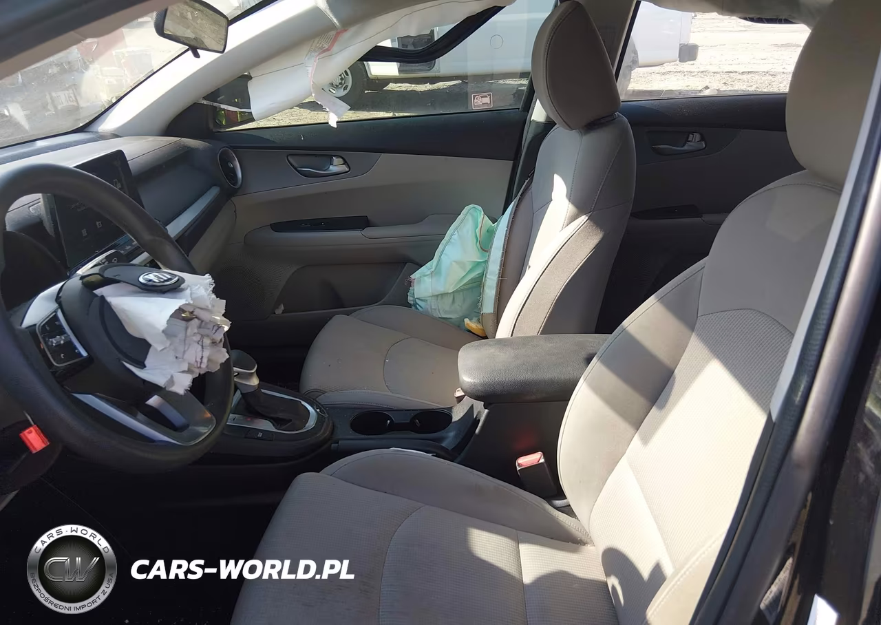 2021 Kia Forte Lxs VIN:3KPF24AD4ME340987 - 5