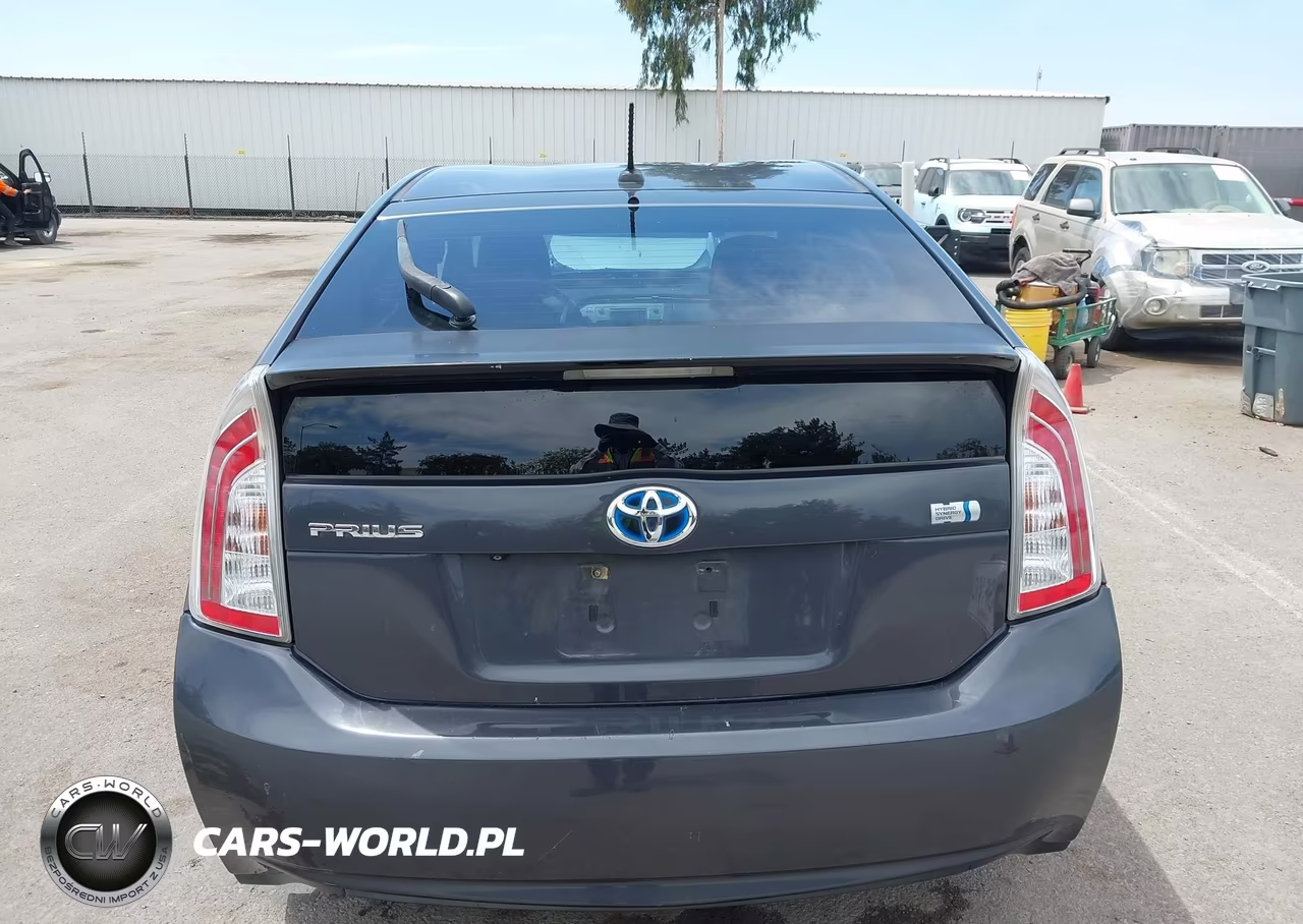 2014 Toyota Prius Three VIN:JTDKN3DUXE1756364 - 16
