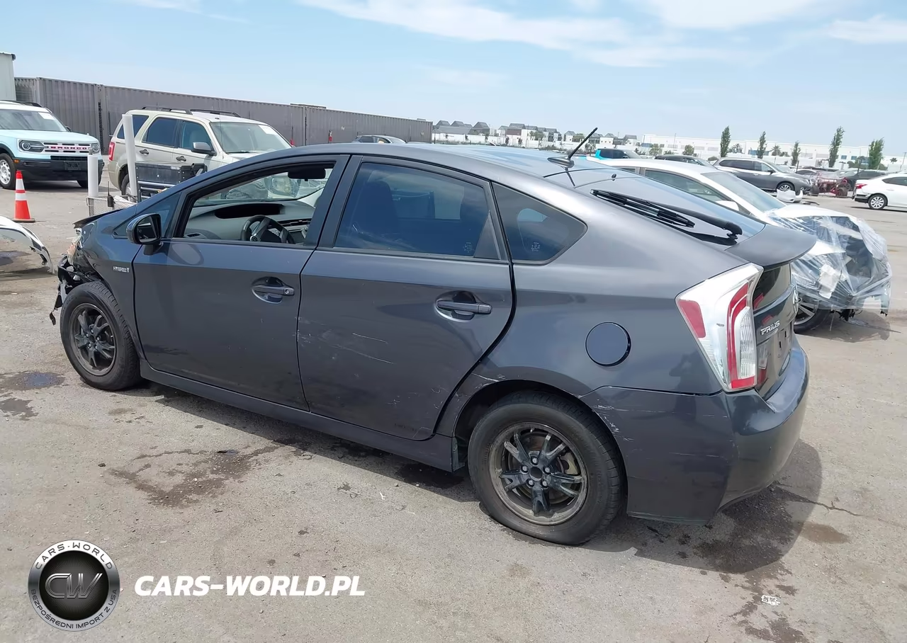 2014 Toyota Prius Three VIN:JTDKN3DUXE1756364 - 3