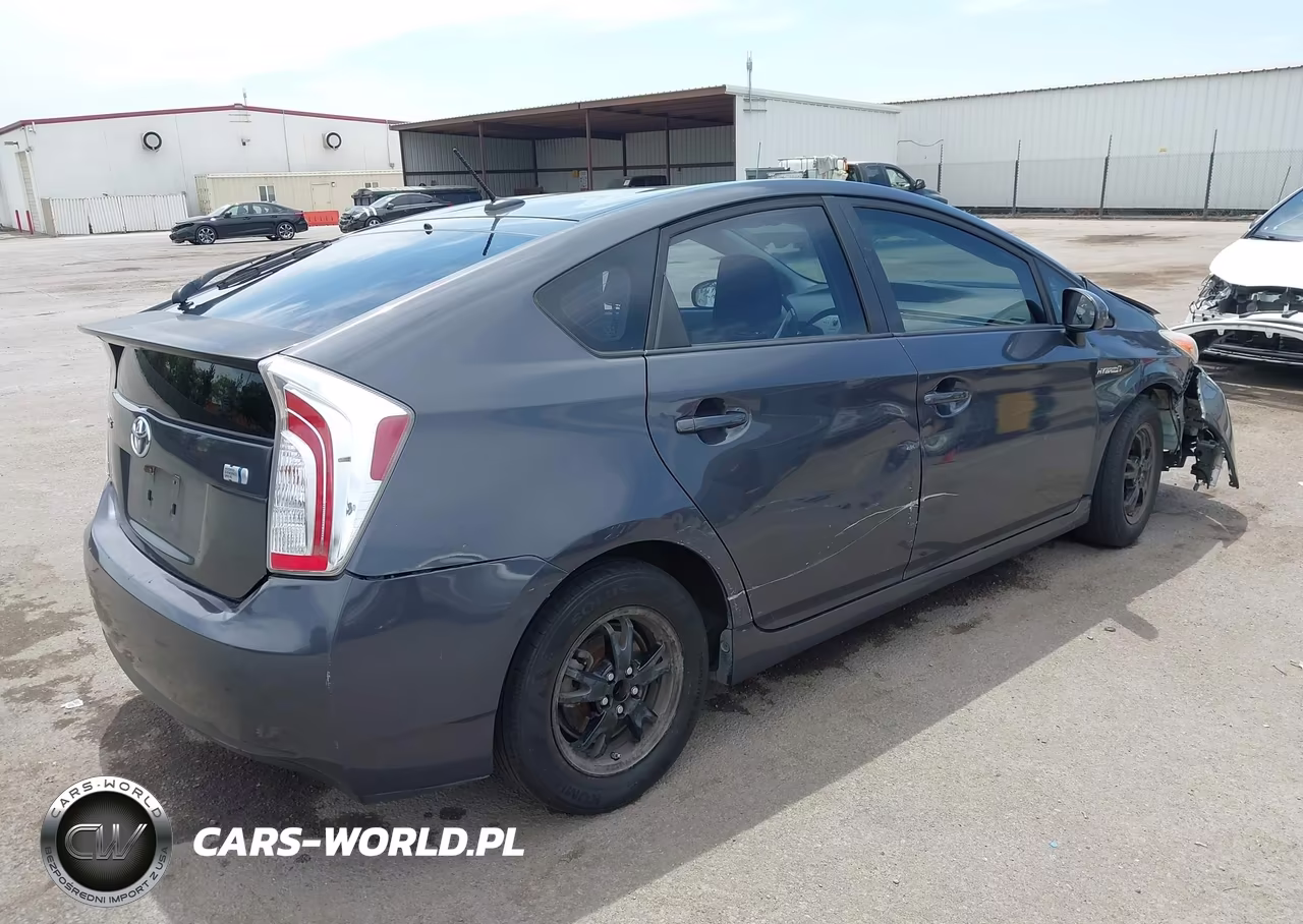 2014 Toyota Prius Three VIN:JTDKN3DUXE1756364 - 4