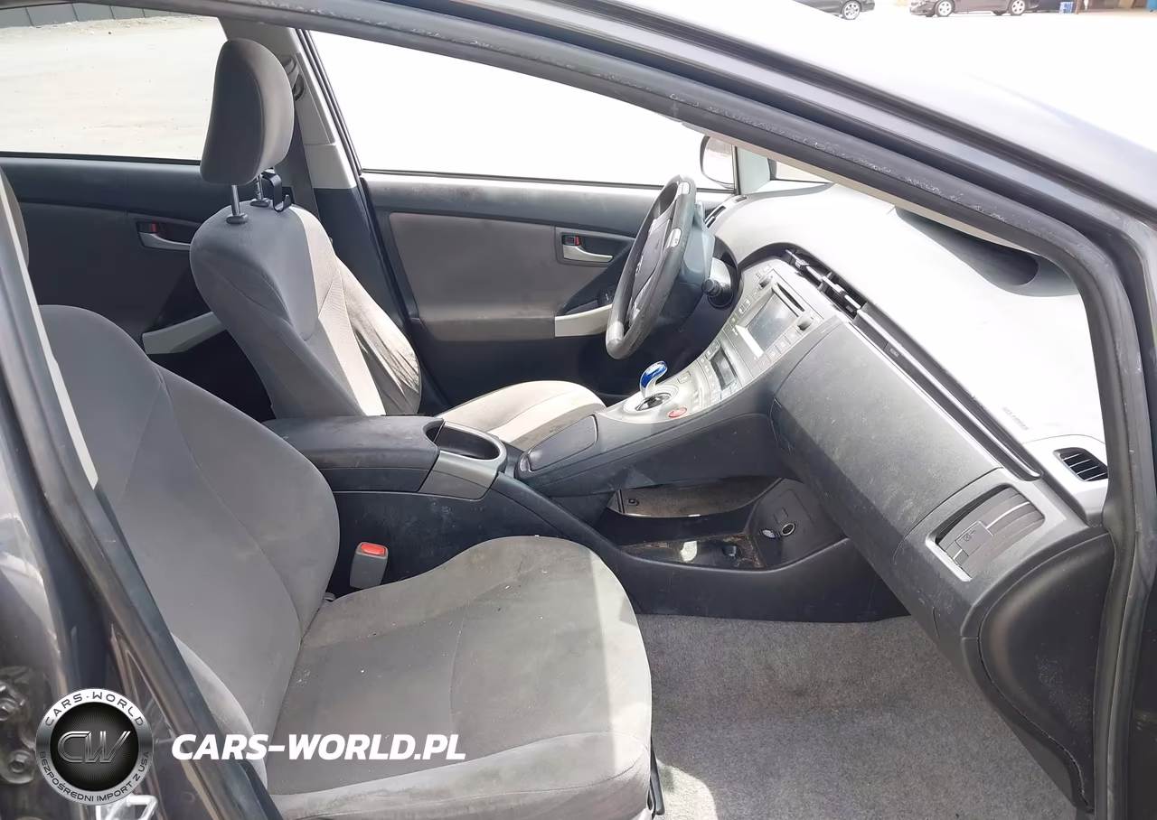 2014 Toyota Prius Three VIN:JTDKN3DUXE1756364 - 5