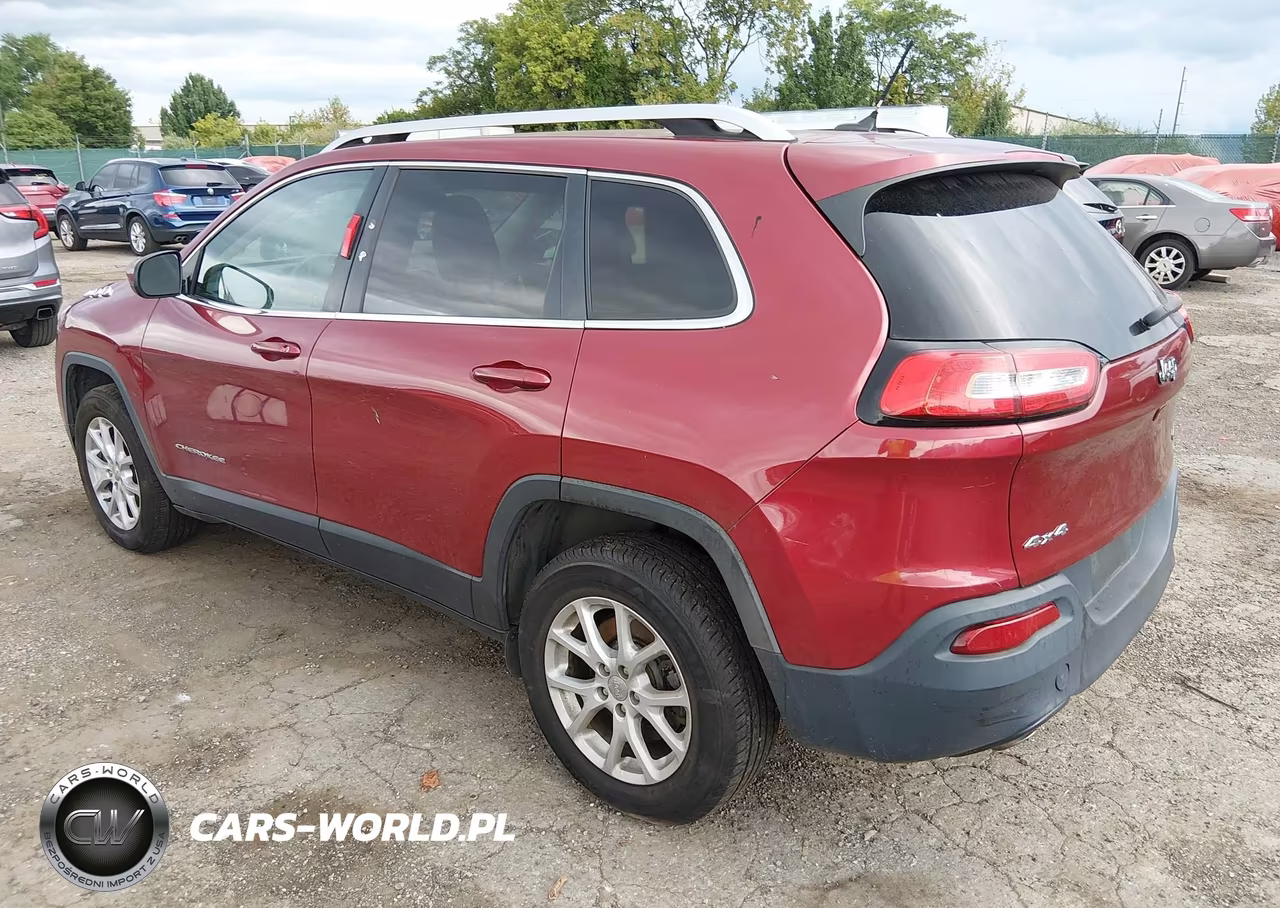 2015 Jeep Cherokee Latitude VIN:1C4PJMCB3FW697198 - 3