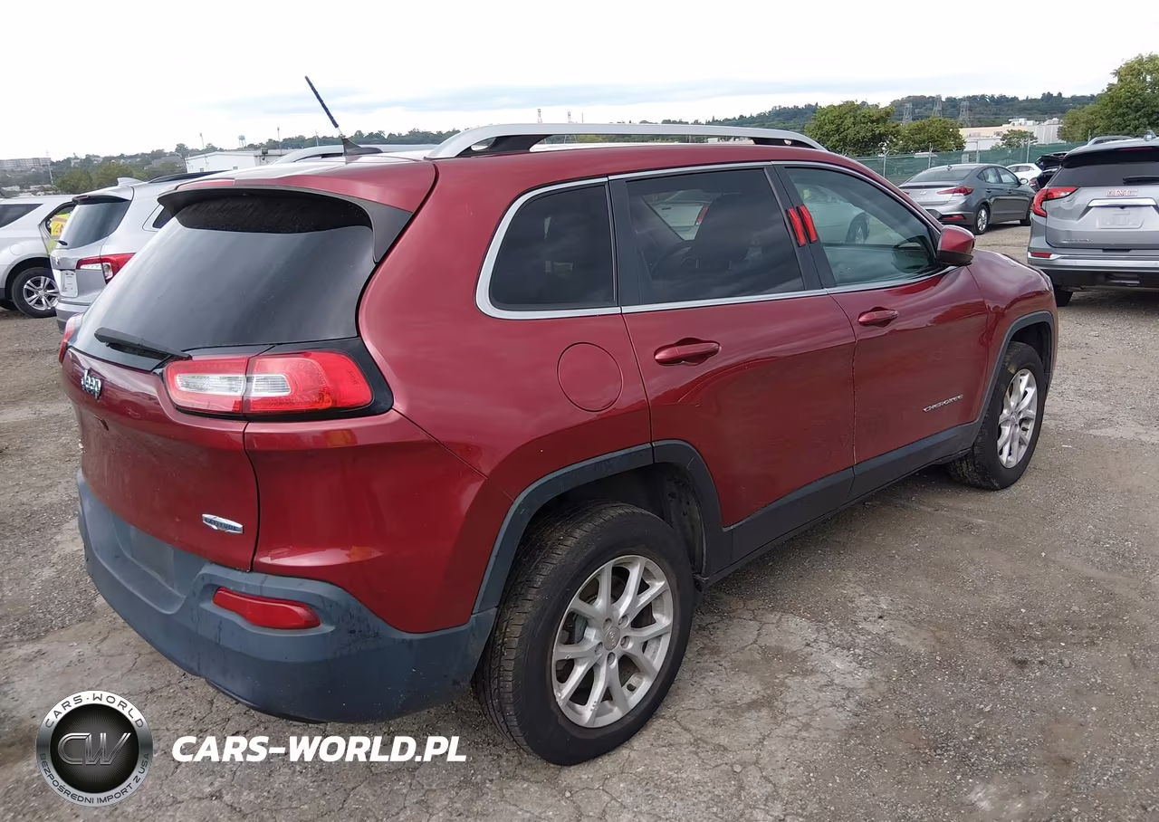 2015 Jeep Cherokee Latitude VIN:1C4PJMCB3FW697198 - 4