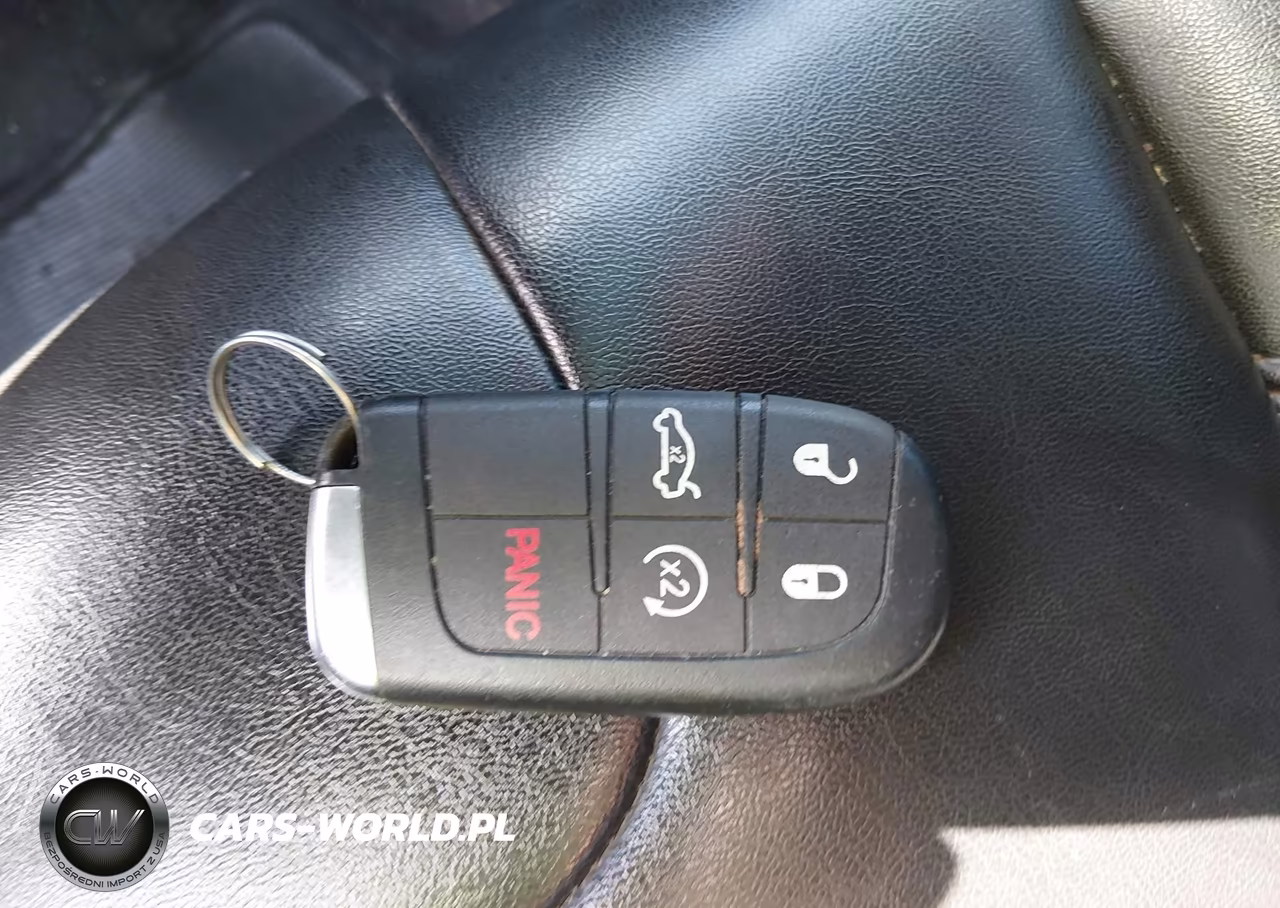 2019 Jeep Cherokee Latitude Plus Fwd VIN:1C4PJLLN8KD164323 - 11