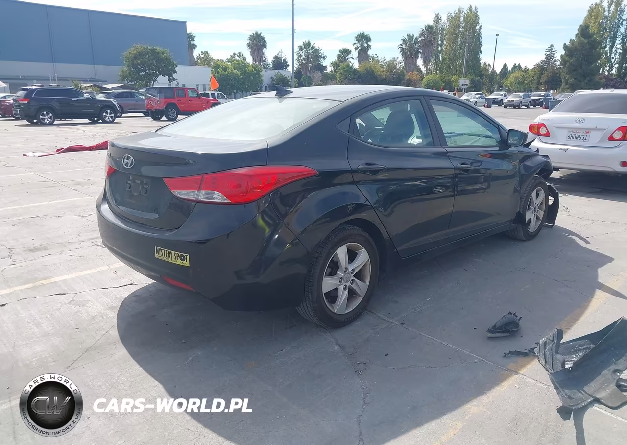 2012 Hyundai Elantra Gls VIN:5NPDH4AE0CH090642 - 4
