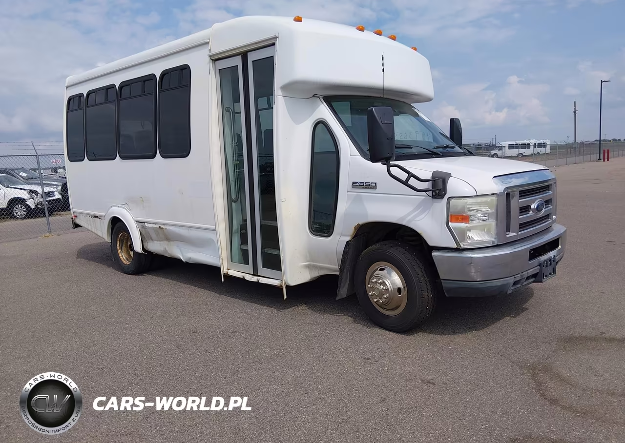 2011 Ford E-350 Cutaway – zdjęcie 1 z 15