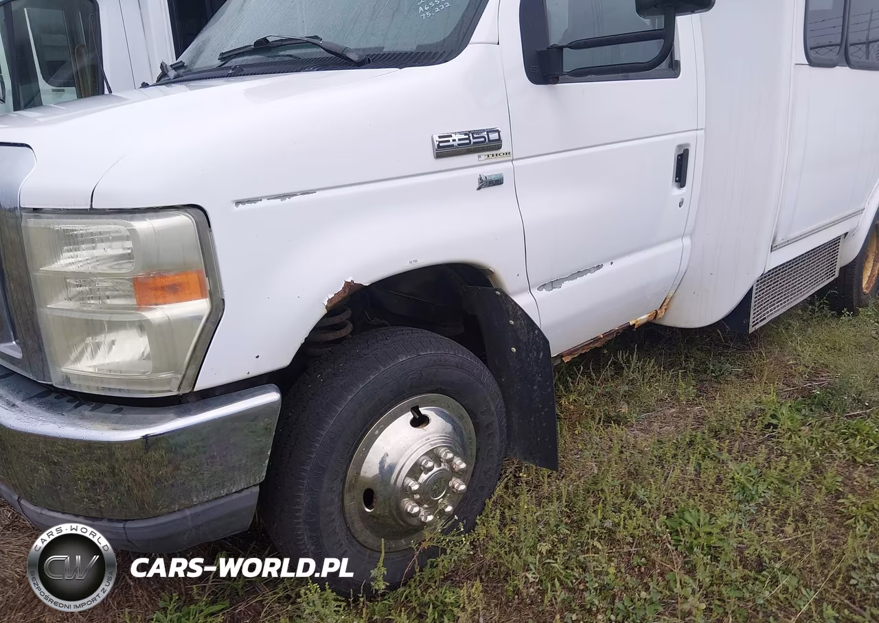 2010 Ford E-350 Cutaway VIN:1FDEE3FL0ADA65589 - 11