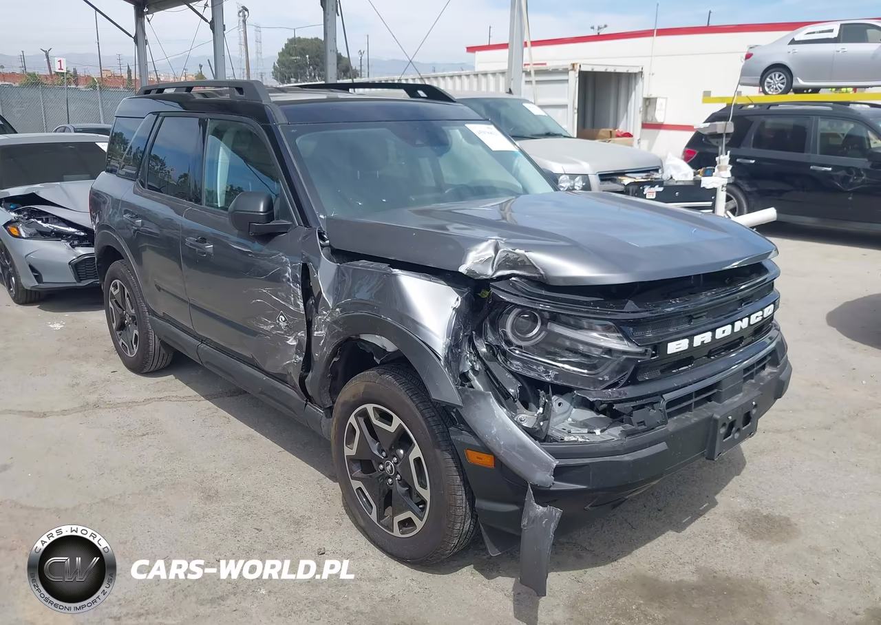 2024 Ford Bronco Sport Outer Banks – zdjęcie 1 z 17