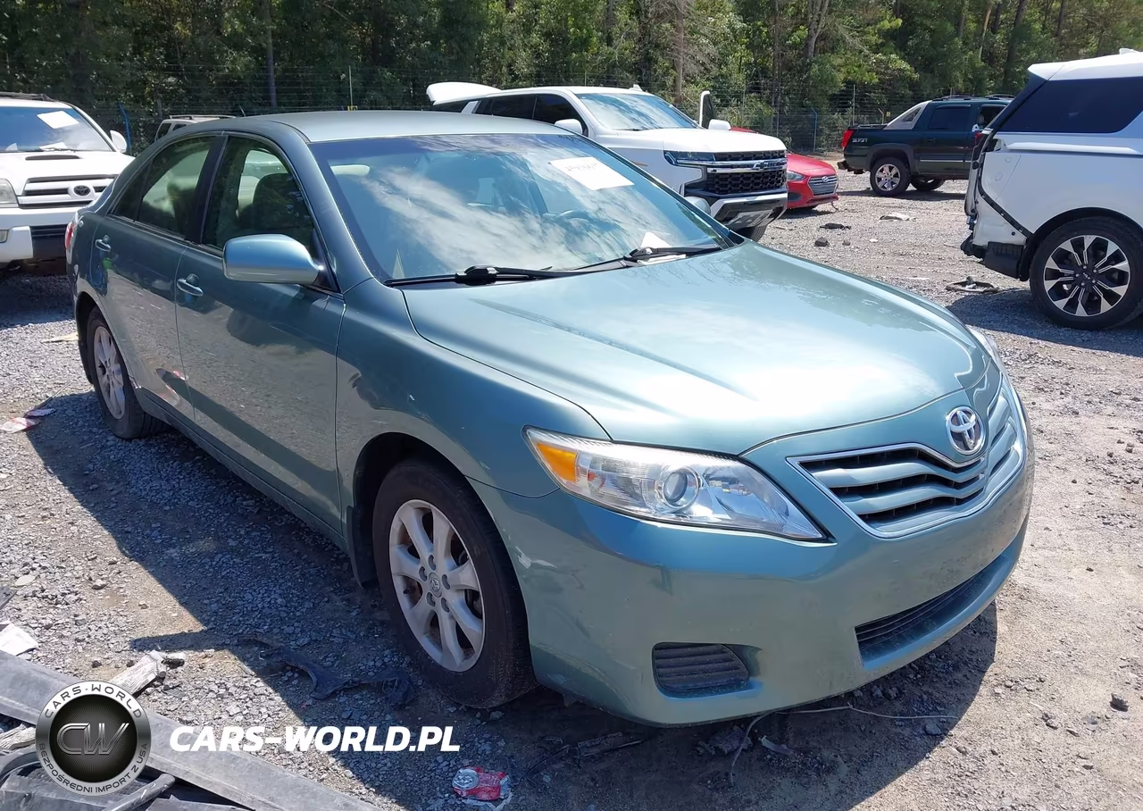 2011 Toyota Camry Le – zdjęcie 1 z 11