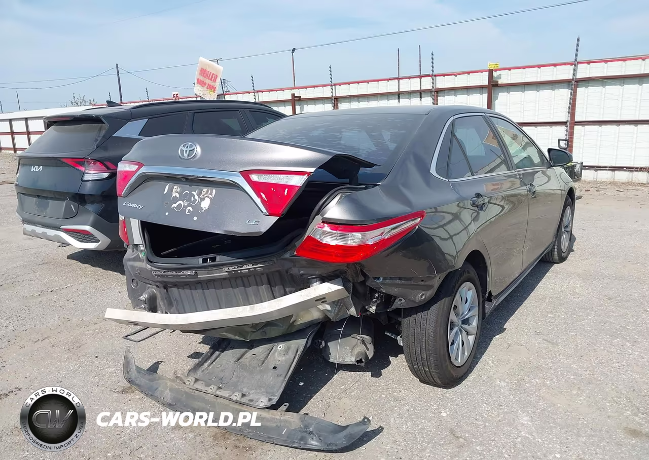 2017 Toyota Camry Le VIN:4T1BF1FK6HU770399 - 4