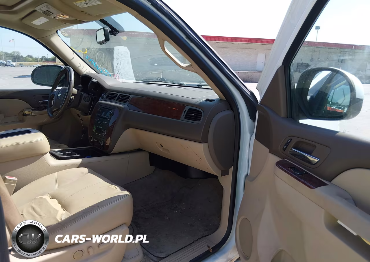 2012 Chevrolet Suburban Lt VIN:1GNSCJE0XCR325311 - 5