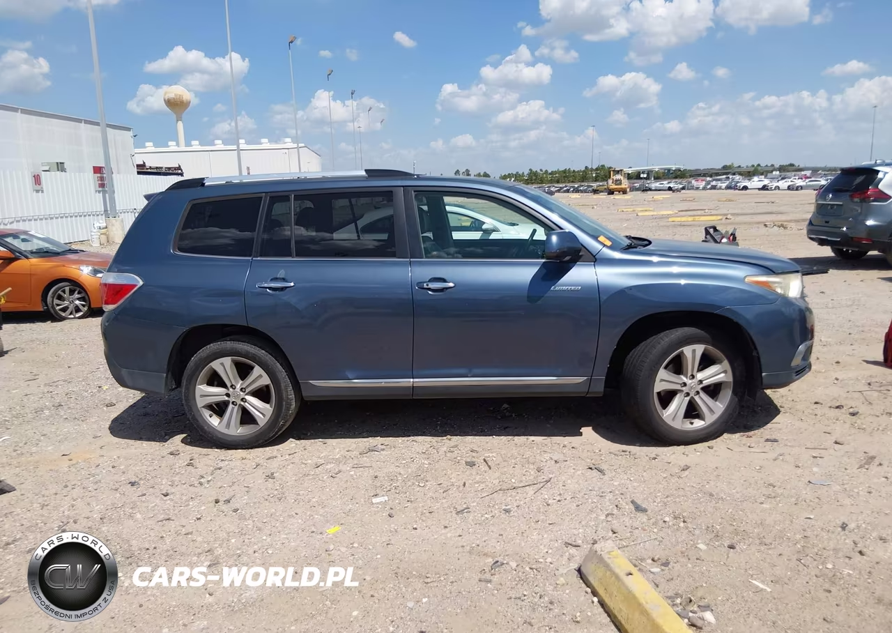 2013 Toyota Highlander Limited V6 VIN:5TDYK3EHXDS101823 - 13