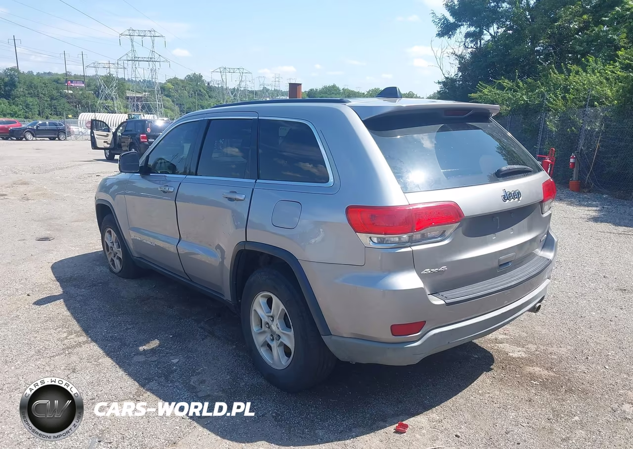 2015 Jeep Grand Cherokee Laredo VIN:1C4RJFAG7FC918130 - 3