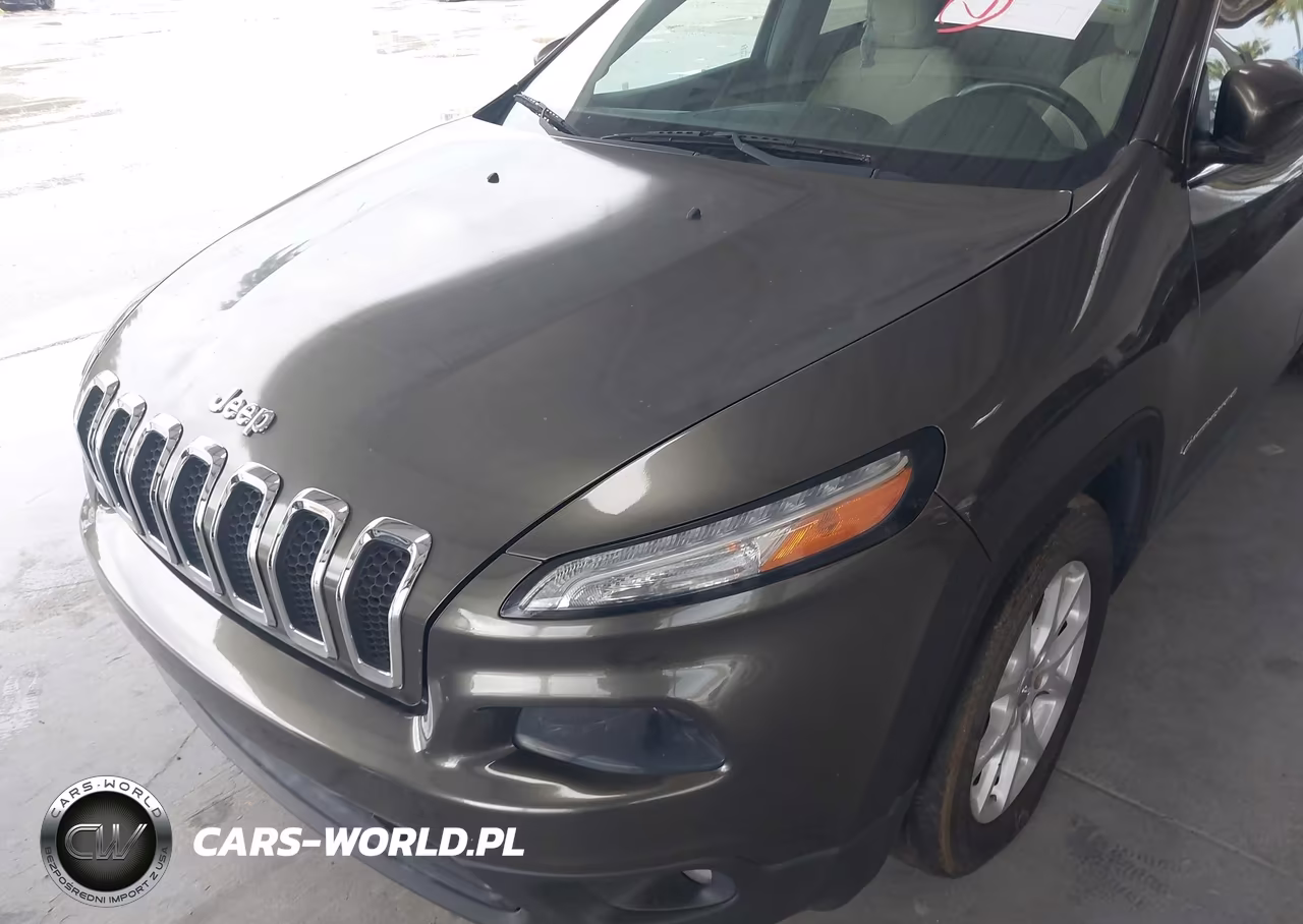 2015 Jeep Cherokee Latitude VIN:1C4PJLCS7FW596661 - 6