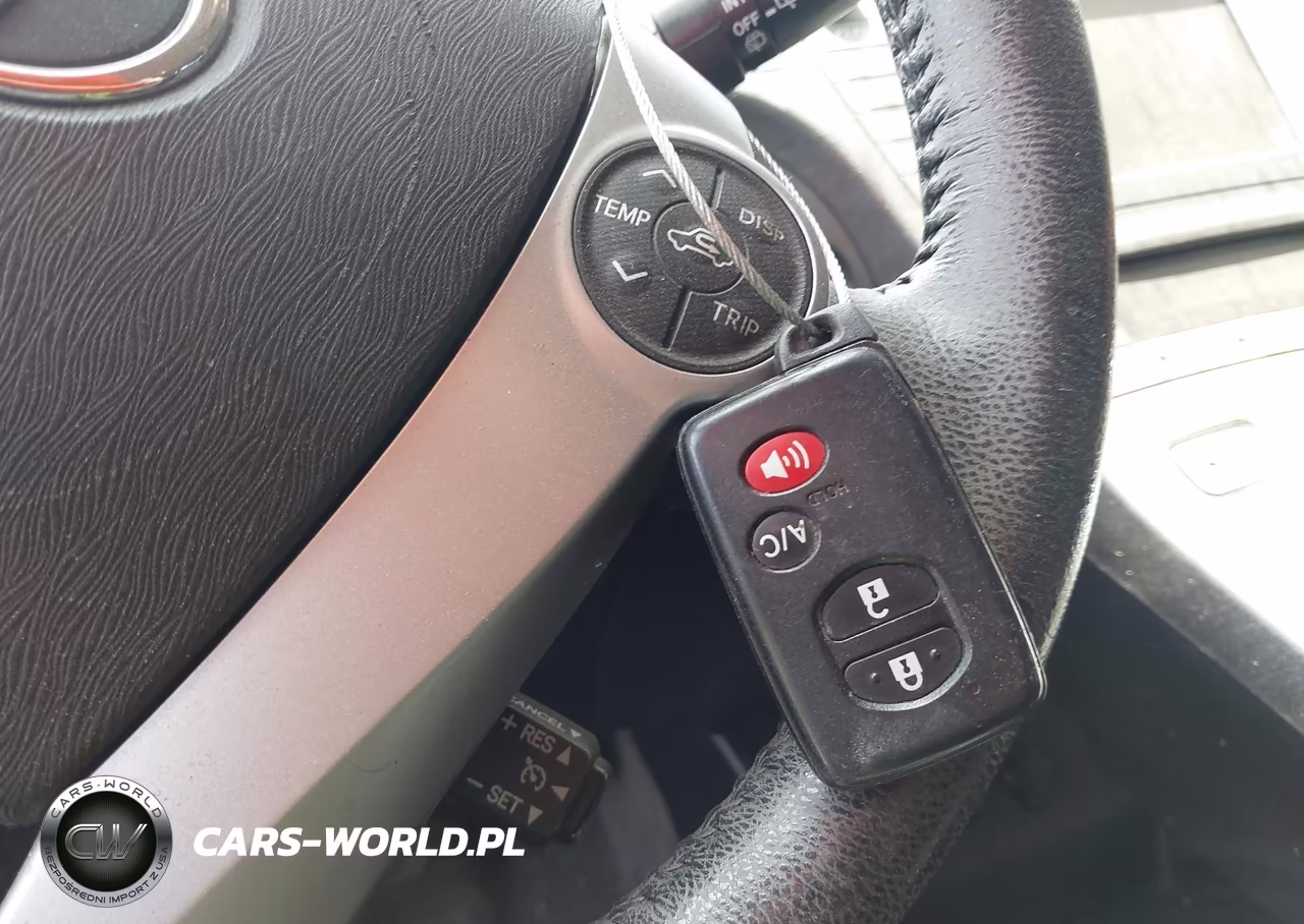 2015 Toyota Prius Four VIN:JTDKN3DU1F1897275 - 11