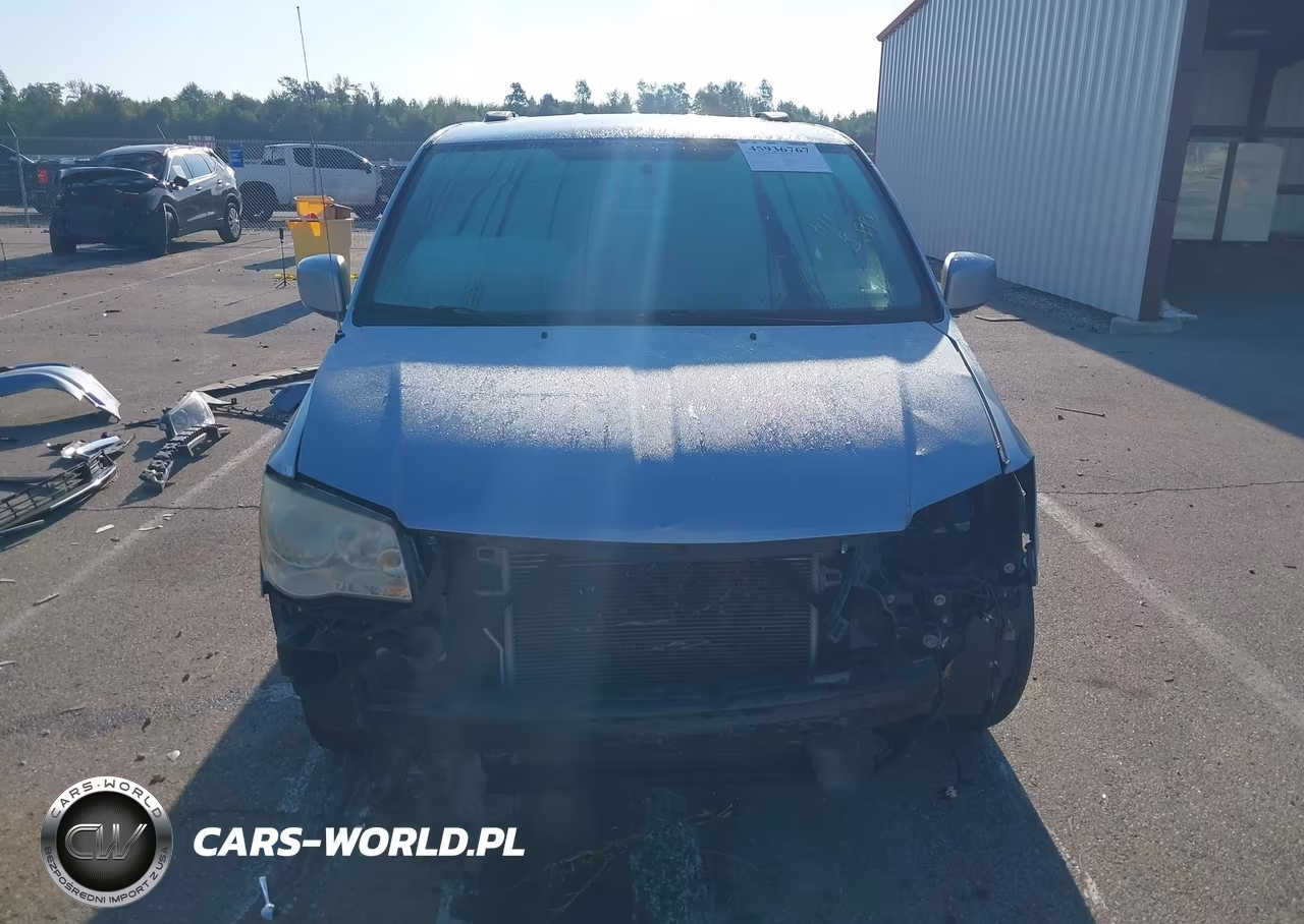 2016 Chrysler Town & Country Touring VIN:2C4RC1BG4GR282142 - 13